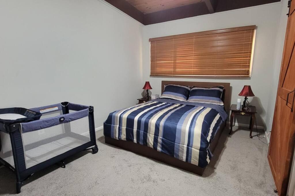 Entire One Bedroom Apartment *