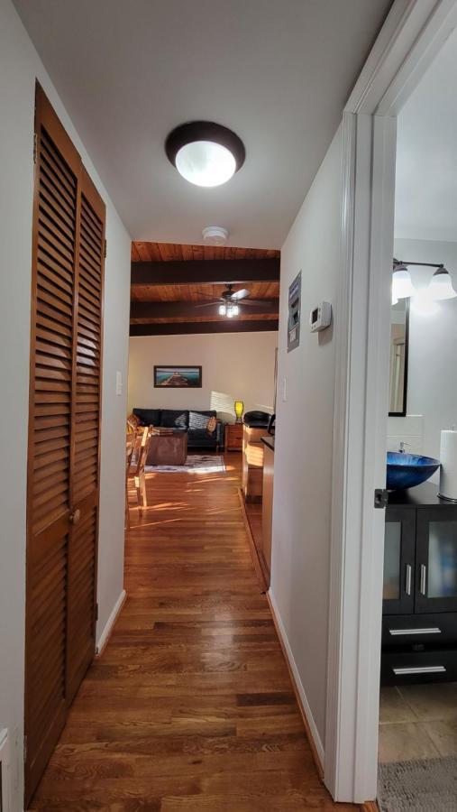 Entire One Bedroom Apartment *