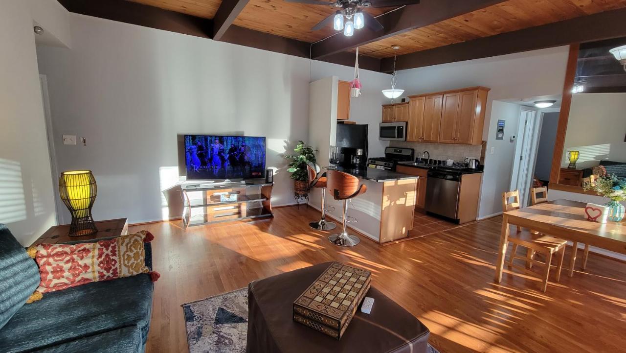 Entire One Bedroom Apartment *